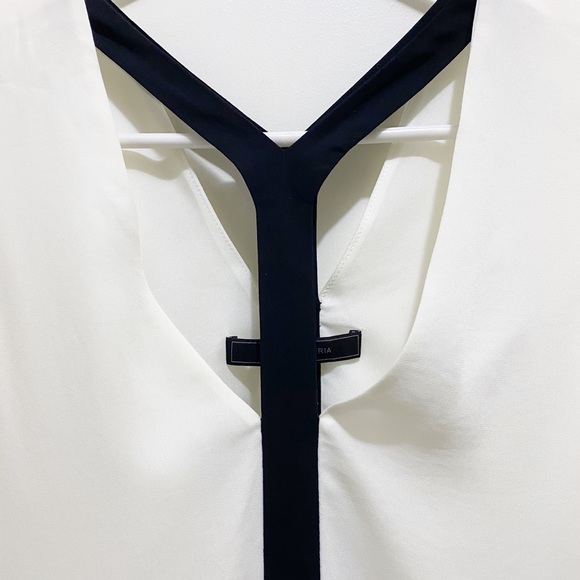 BCBG Unique Y-Front Flowy Tank Blouse White Black XXS - Picture 6 of 9